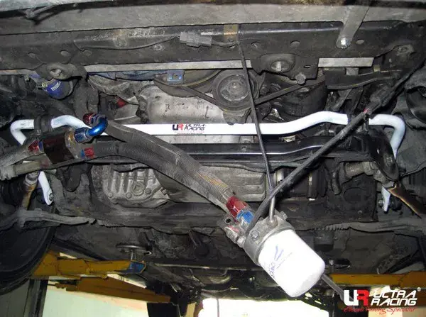 Přední stabilizátor Ultra Racing na Nissan Skyline R32/R33 GTR - 25mm Nízká Cena
