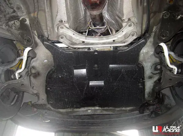 Odeslání Ihned Přední stabilizátor Ultra Racing na Volvo S60 / S60R / V70 / S90 2WD - 25mm