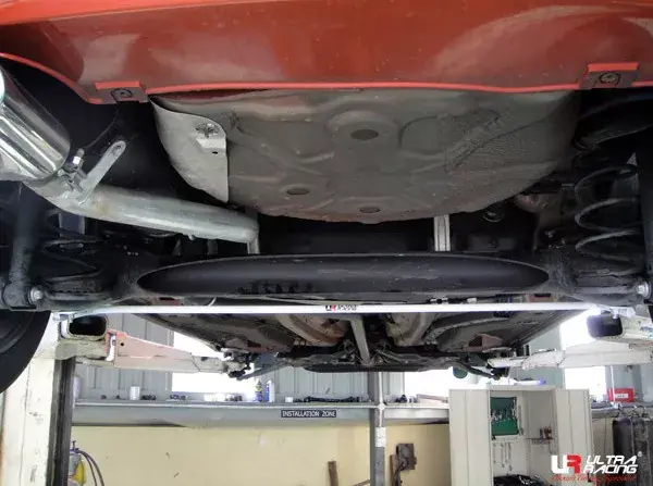 Zadní stabilizátor Ultra Racing na Fiat Grande Punto 8V 1.4 (06-) - 16mm Akční Cena