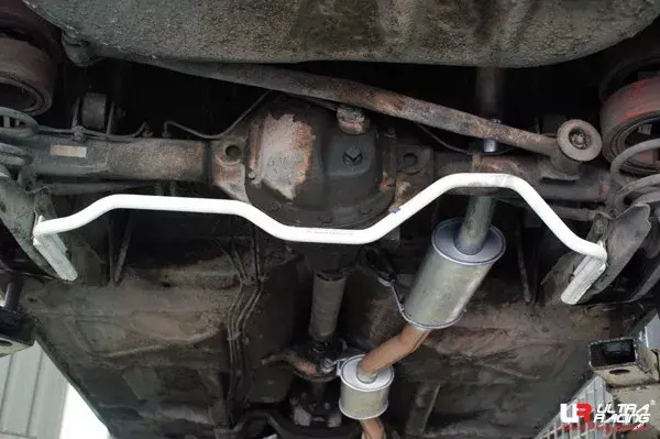 Zadní stabilizátor Ultra Racing na Volvo 240 - 20mm Dokud Zásoby Vydrží