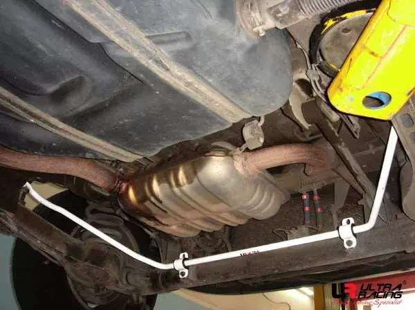 Víkendová Akce Zadní stabilizátor Ultra Racing na Kia Carnival (98-05) - 19mm