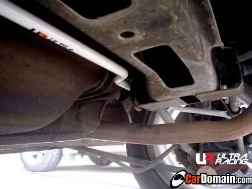 Objednat Nyní Zadní stabilizátor Ultra Racing na Kia Sephia (97-03) / Carens (98-) - 16mm