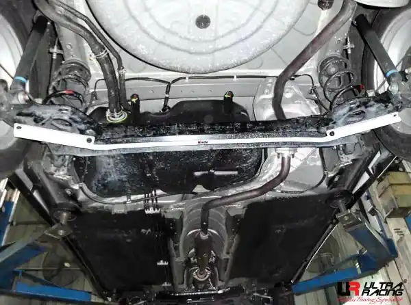 Zadní stabilizátor Ultra Racing na Nissan Almera 1.5 (11-) - 16mm Must-Have