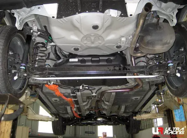 Akce Zadní stabilizátor Ultra Racing na Toyota Prius C 1.5 (11-) - 19mm