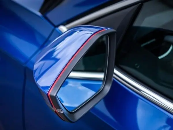 Design lišta zpětných zrcátek - červená Škoda Enyaq 2020 –› Časově Omezené