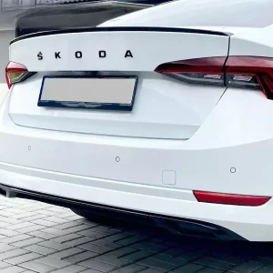 Nová Kolekce Dummy – koncovky výfuku se středovou lištou, černý lesklý "klavírlak", Octavia IV., Limousine / Comb