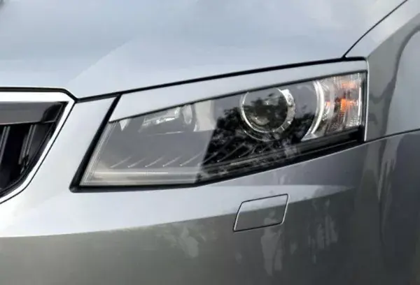 Časově Omezené Kryty světlometů (mračítka) Škoda Octavia III. RS od r.v. 2013 –
